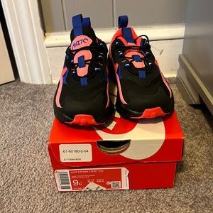 Nike toddler air max 270. Brand new.